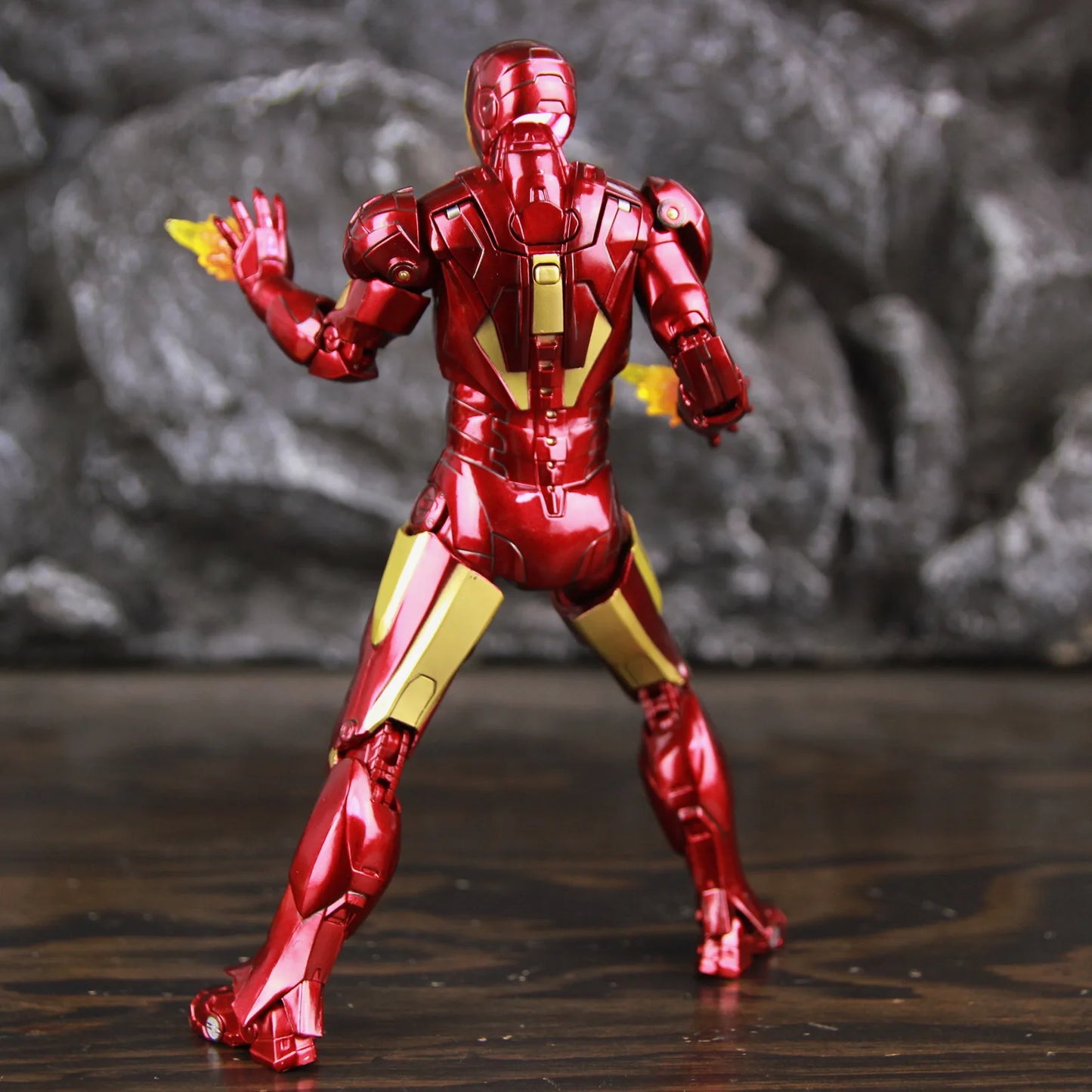 LED-figuur Marvel Avengers Iron Man Mark IV - Vlammenstraaleffect