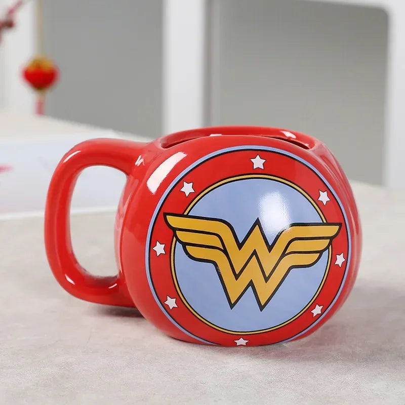 3D-keramische Wonder Woman-mok van DC Comics - Gouden logo