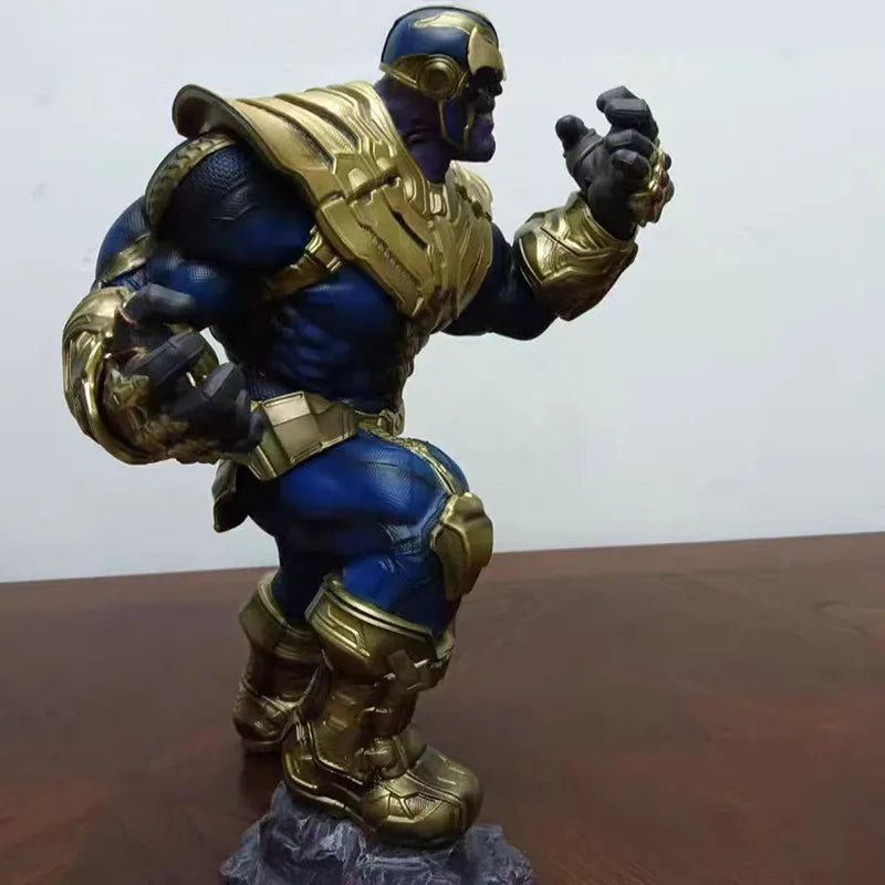 Thanos GK-beeld - Lichtgevende Infinity Gauntlet, ruïnedecor
