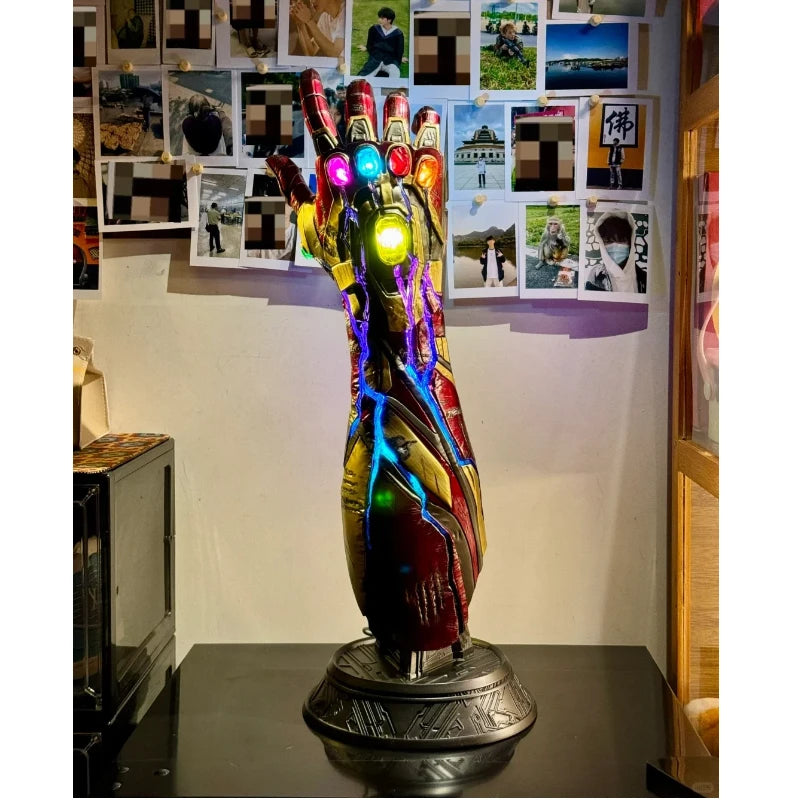 Avengers Infinity Gauntlet-beeld - 1:1-ledreplica