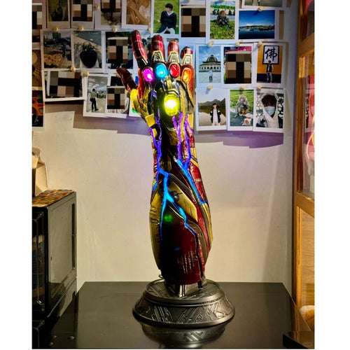 Avengers Infinity Gauntlet-beeld - 1:1-ledreplica