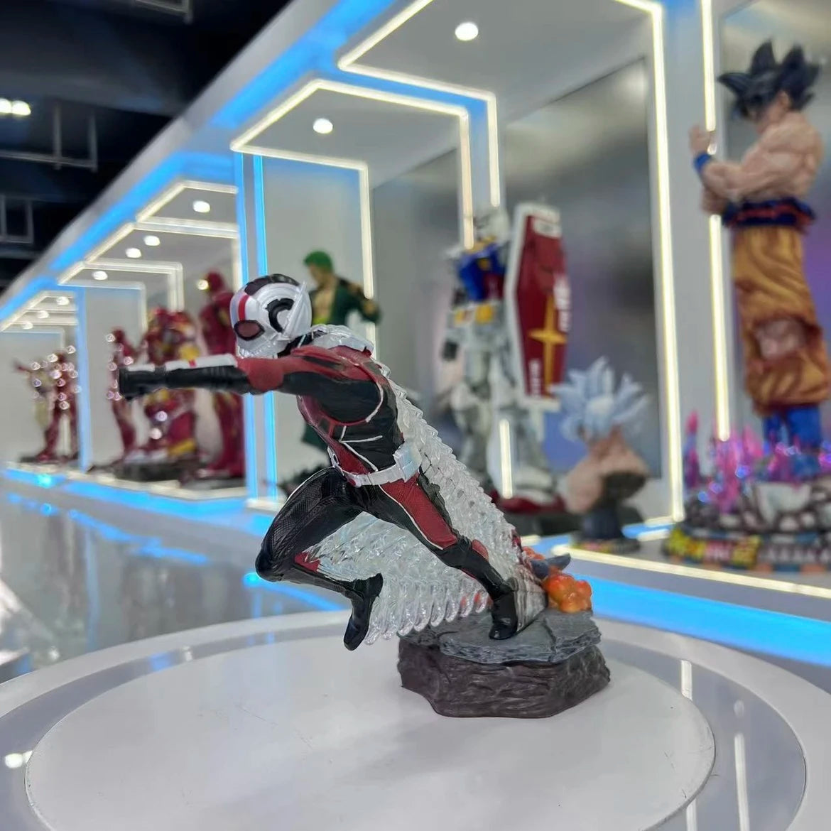 Avengers Ant-Man-beeld - collector's item van hars, 20 cm