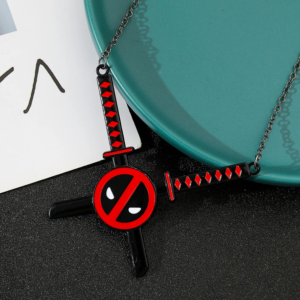 Deadpool-hangerketting - Gekruiste dubbele katana's, rood en zwart
