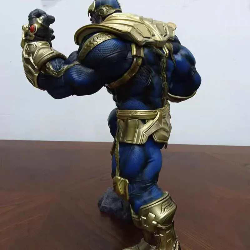 Thanos GK-beeld - Lichtgevende Infinity Gauntlet, ruïnedecor