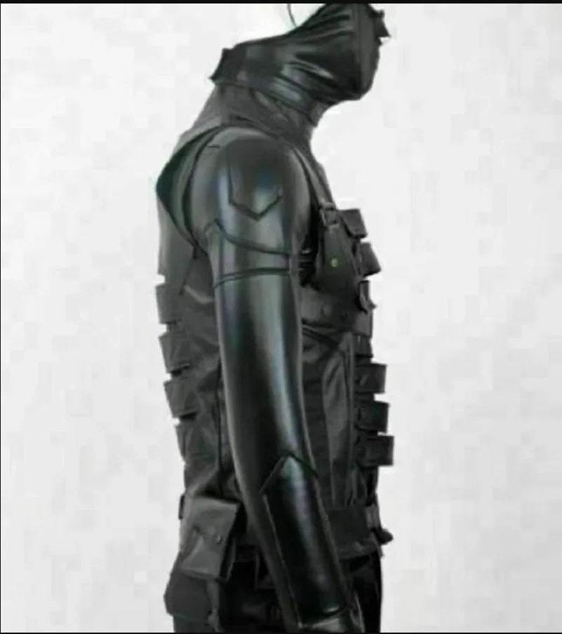 Winter Soldier-kostuum - zwart pak met metalen arm en rode ster