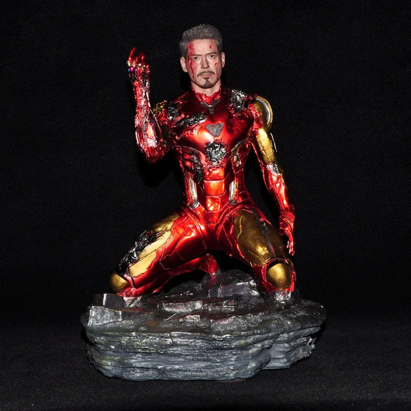 Iron Man-figuurtje – beschadigd MK85-harsbeeld in knielende pose
