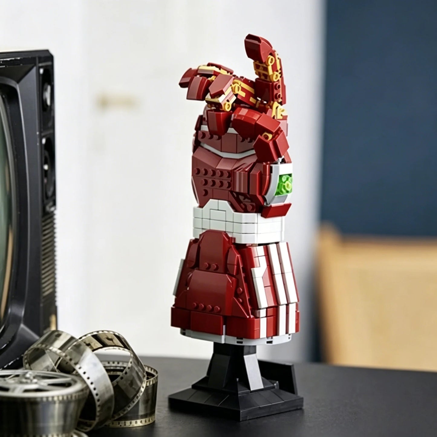 3D-puzzel Iron Mans Nano Infinity Gauntlet - Bouwset van 675 onderdelen, rood en goud