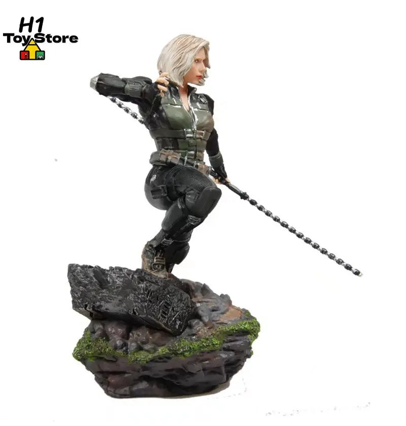 Avengers Black Widow-beeld - Scène 1/10 in collectorbox