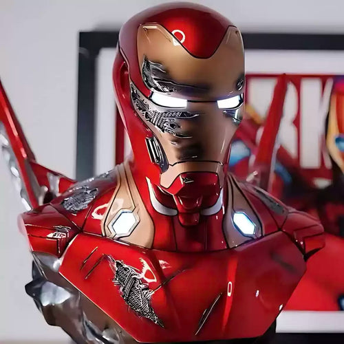 Verlicht Avengers Iron Man-buste - Close-up van beschadigd gezicht