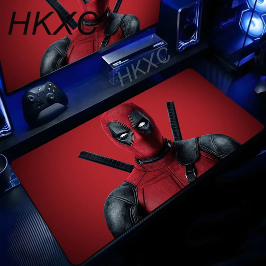 Marvel Deadpool-muismat - gekruiste katanas op rode achtergrond