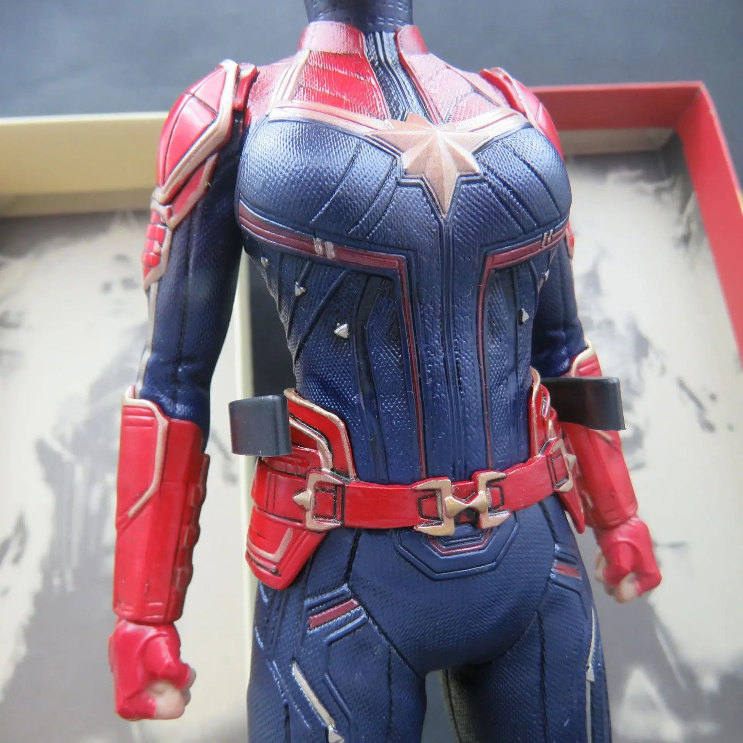 Statue Avengers Captain Marvel - Collection en PVC, boîte de 30 cm
